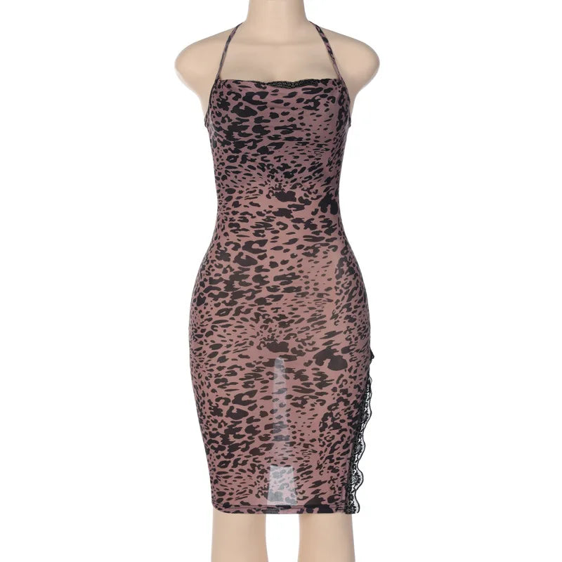 Vestido con Estampado de Leopardo Retazos de Encaje y Abertura.