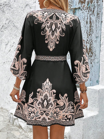 Minivestido Elegantede Manga Acampanada con Cuello en V