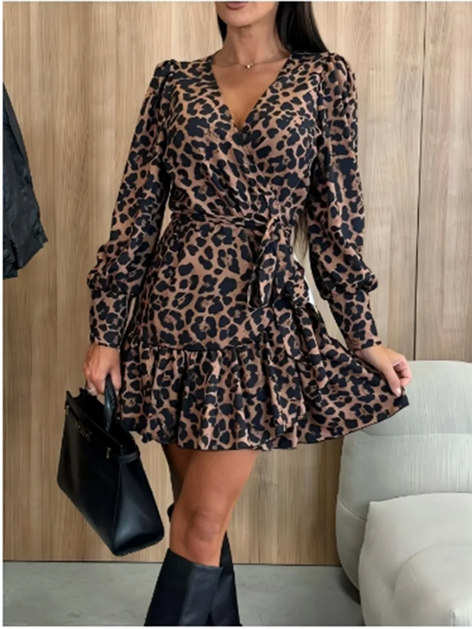 Vestidos con Estampado de Leopardo con Cordones y Cuello en V.